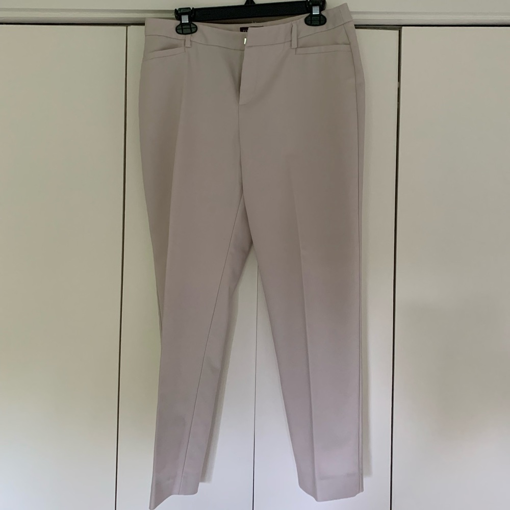 Roz&Ali Signature fit ankle pants. Size 10
